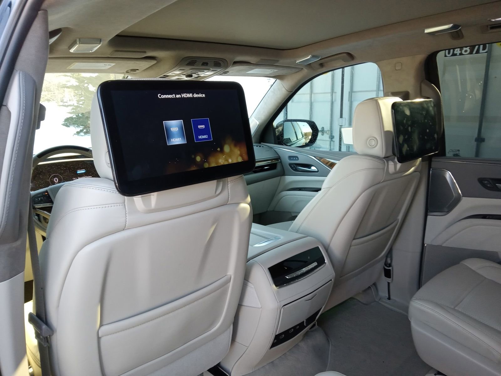 Used 2024 Cadillac Escalade Sport Platinum w/ LPO, ONYX Package image 23