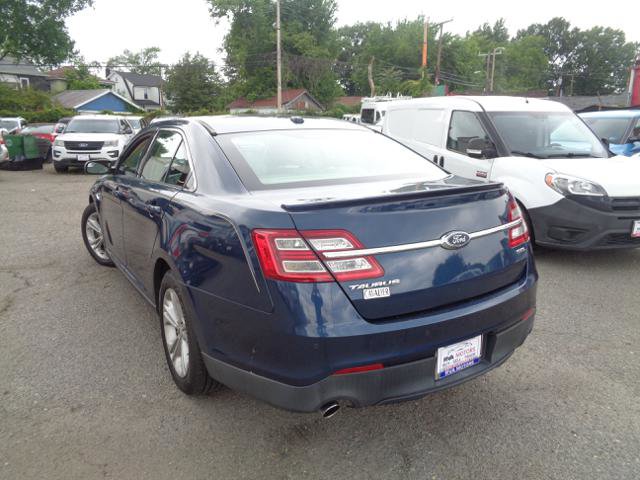 Used 2017 Ford Taurus SEL FWD image 9