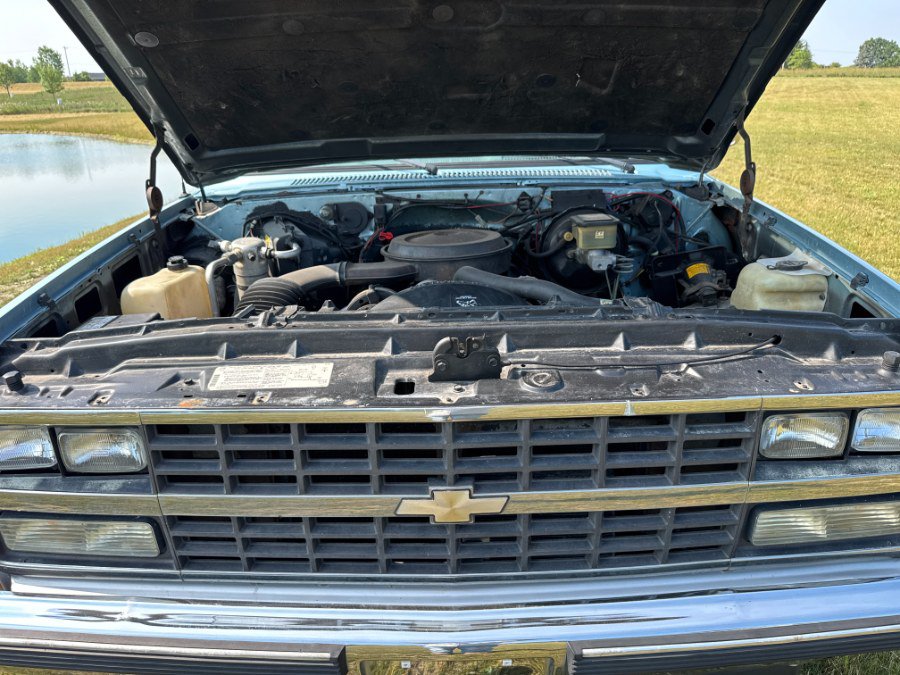 Used 1989 Chevrolet Suburban 4WD image 36