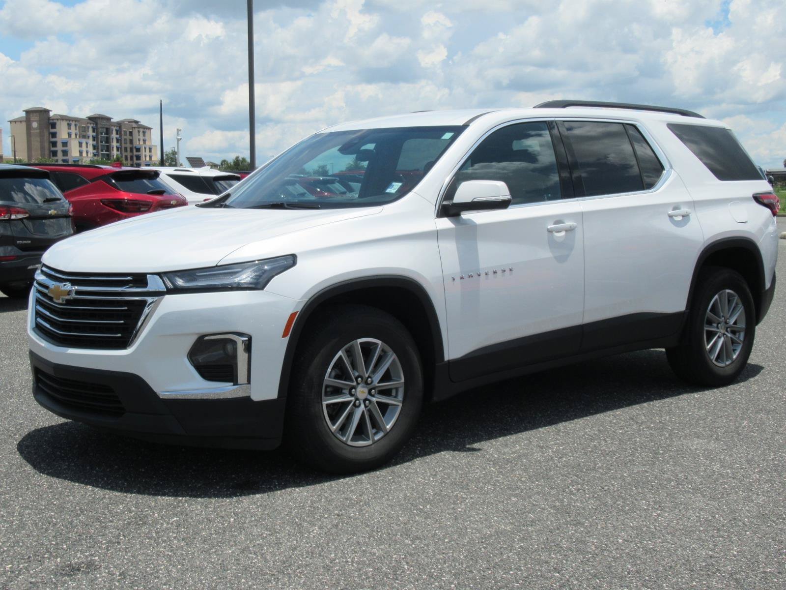 Used 2023 Chevrolet Traverse LT FWD image 3