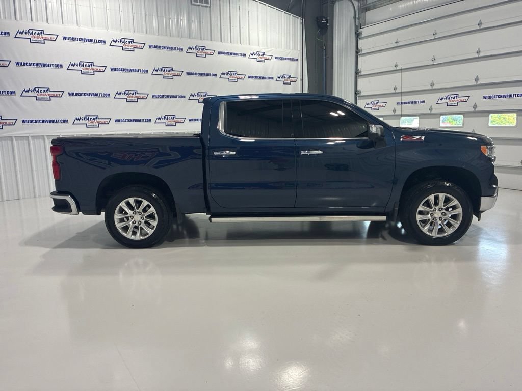 Used 2022 Chevrolet Silverado 1500 LTZ w/ Z71 Off-Road Package AWD/4WD image 8