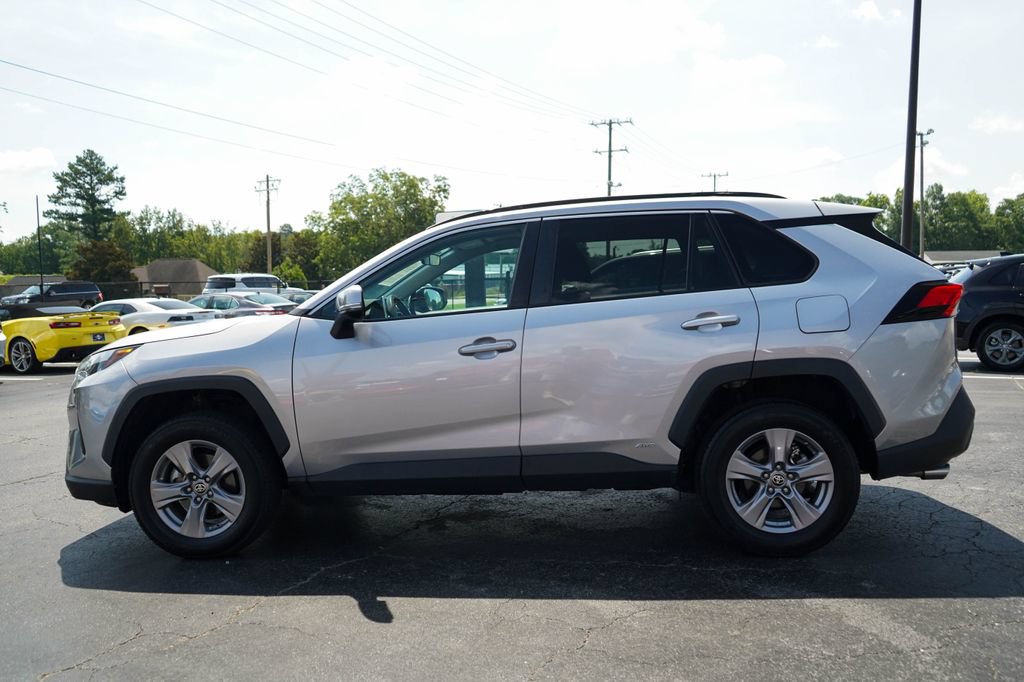 Used 2023 Toyota RAV4 LE AWD/4WD image 23