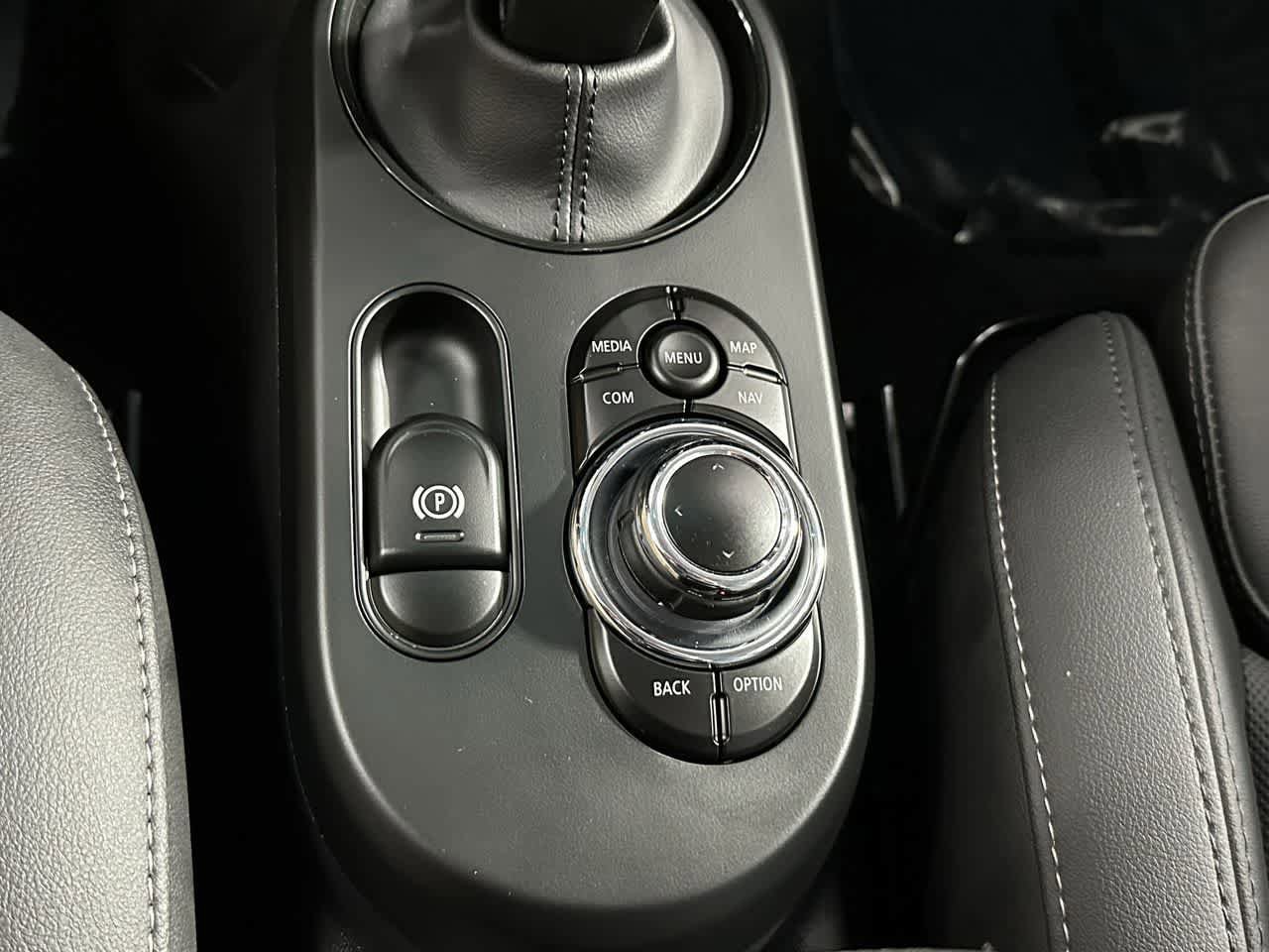 Certified 2024 MINI Cooper SE image 22