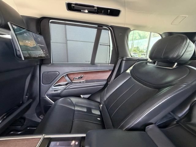 Used 2023 Land Rover Range Rover Autobiography AWD/4WD image 29