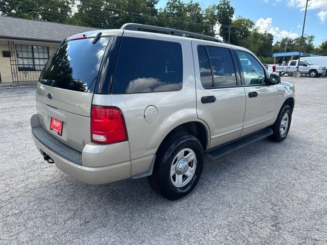 Used 2004 Ford Explorer XLT AWD/4WD image 10