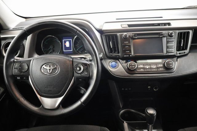 Used 2018 Toyota RAV4 XLE AWD/4WD image 12