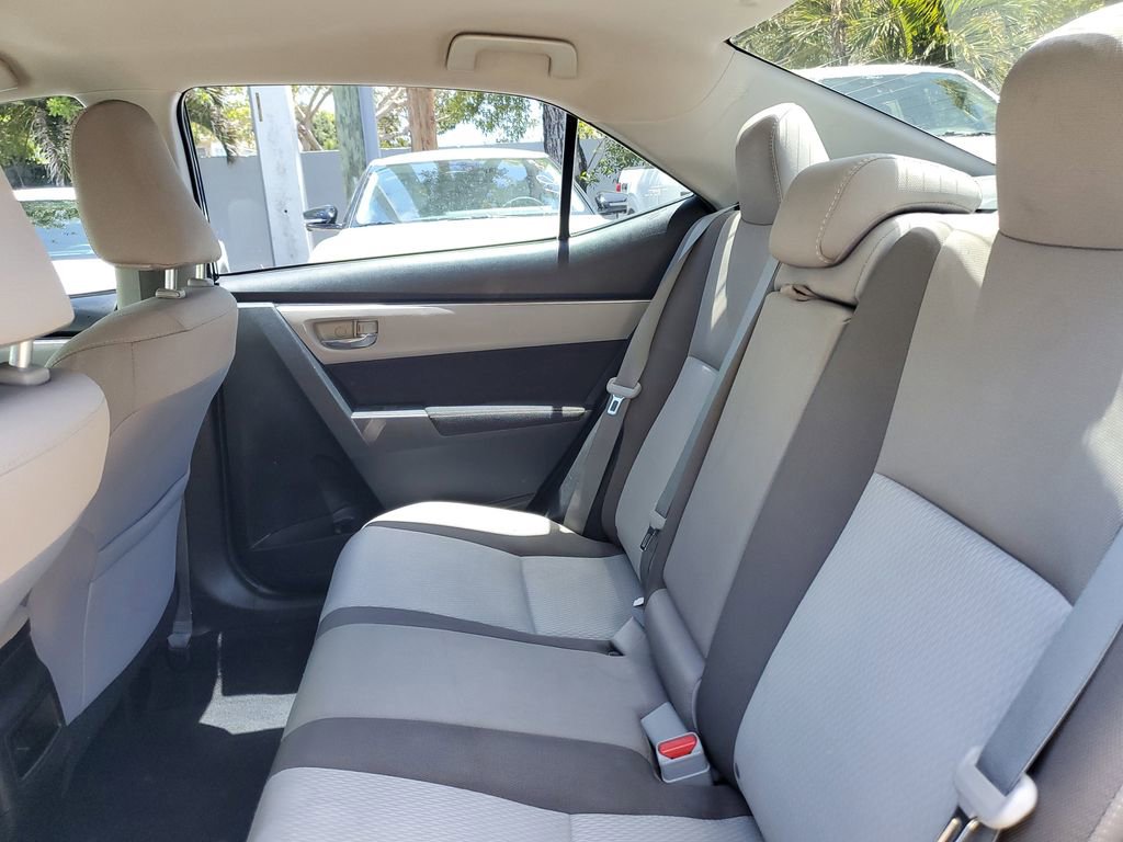 Used 2019 Toyota Corolla LE FWD image 13