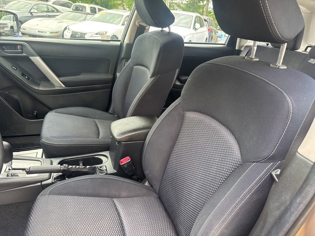Used 2014 Subaru Forester 2.5i AWD/4WD image 23