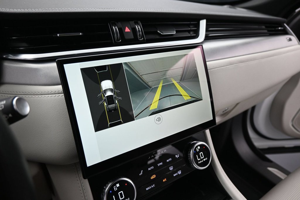 Used 2023 Jaguar F-PACE R-Dynamic S AWD/4WD image 15