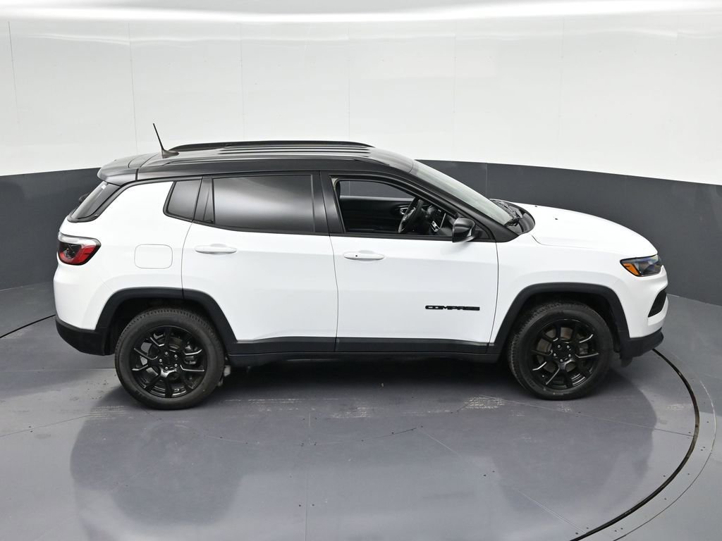 Used 2023 Jeep Compass Altitude AWD/4WD image 27