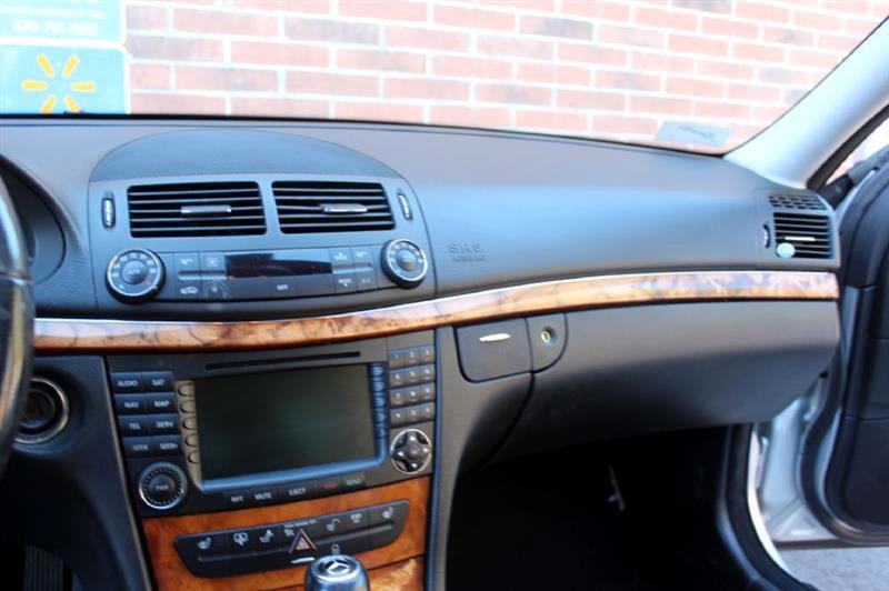 Used 2008 Mercedes-Benz E 350 Sedan image 18