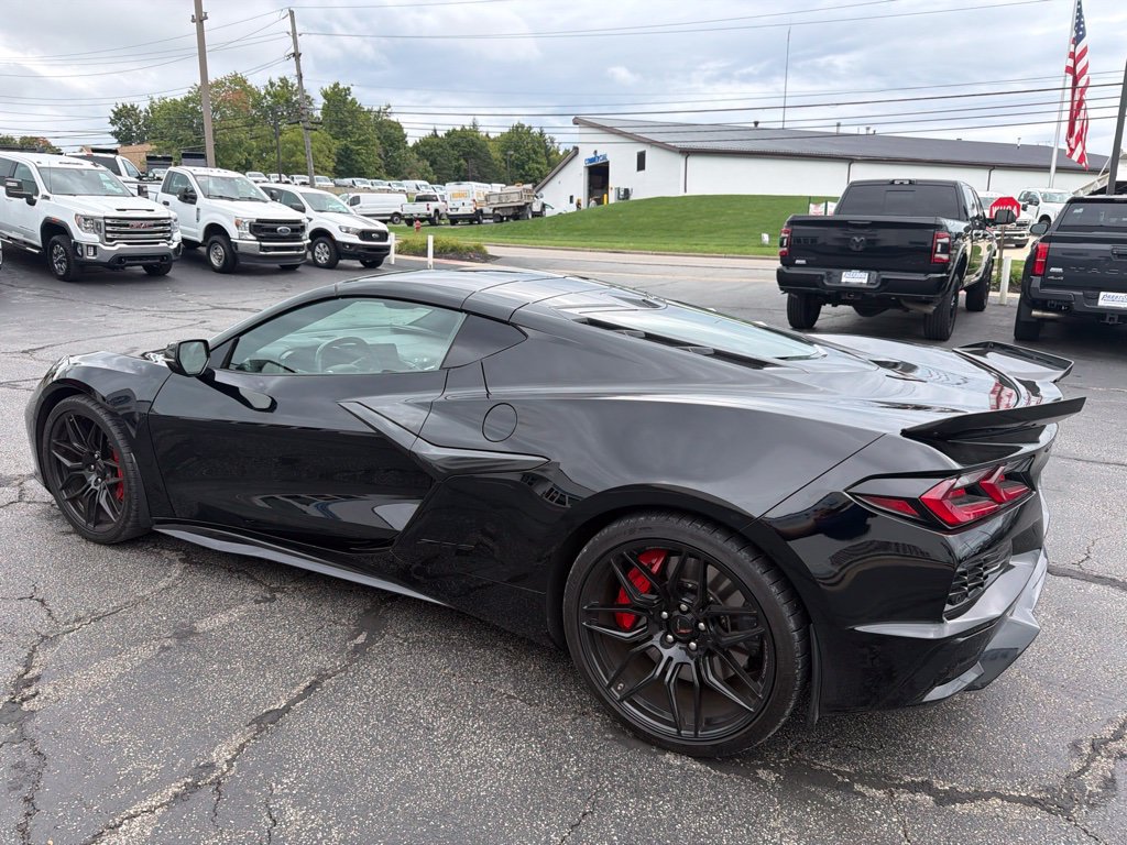 Used 2024 Chevrolet Corvette Z06 RWD image 6