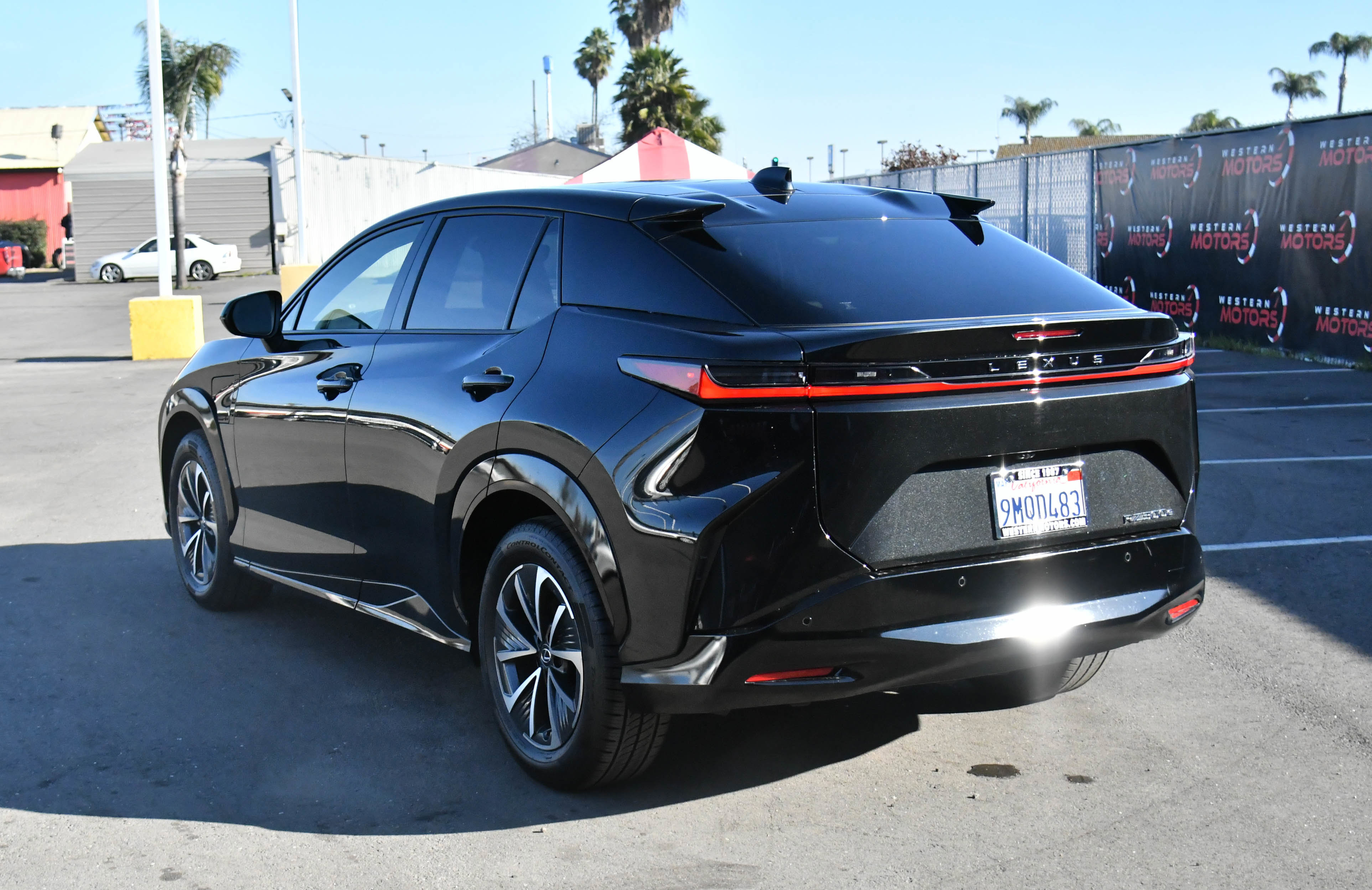 Used 2024 Lexus RZ 300e Premium image 6