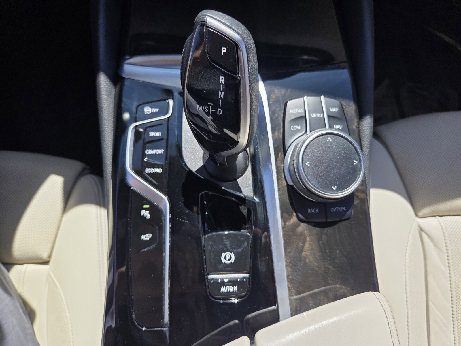 Used 2021 BMW 540i w/ Premium Package image 26