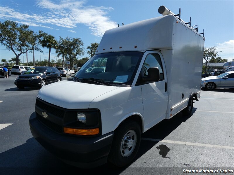 Used 2017 Chevrolet Express 3500 RWD image 3