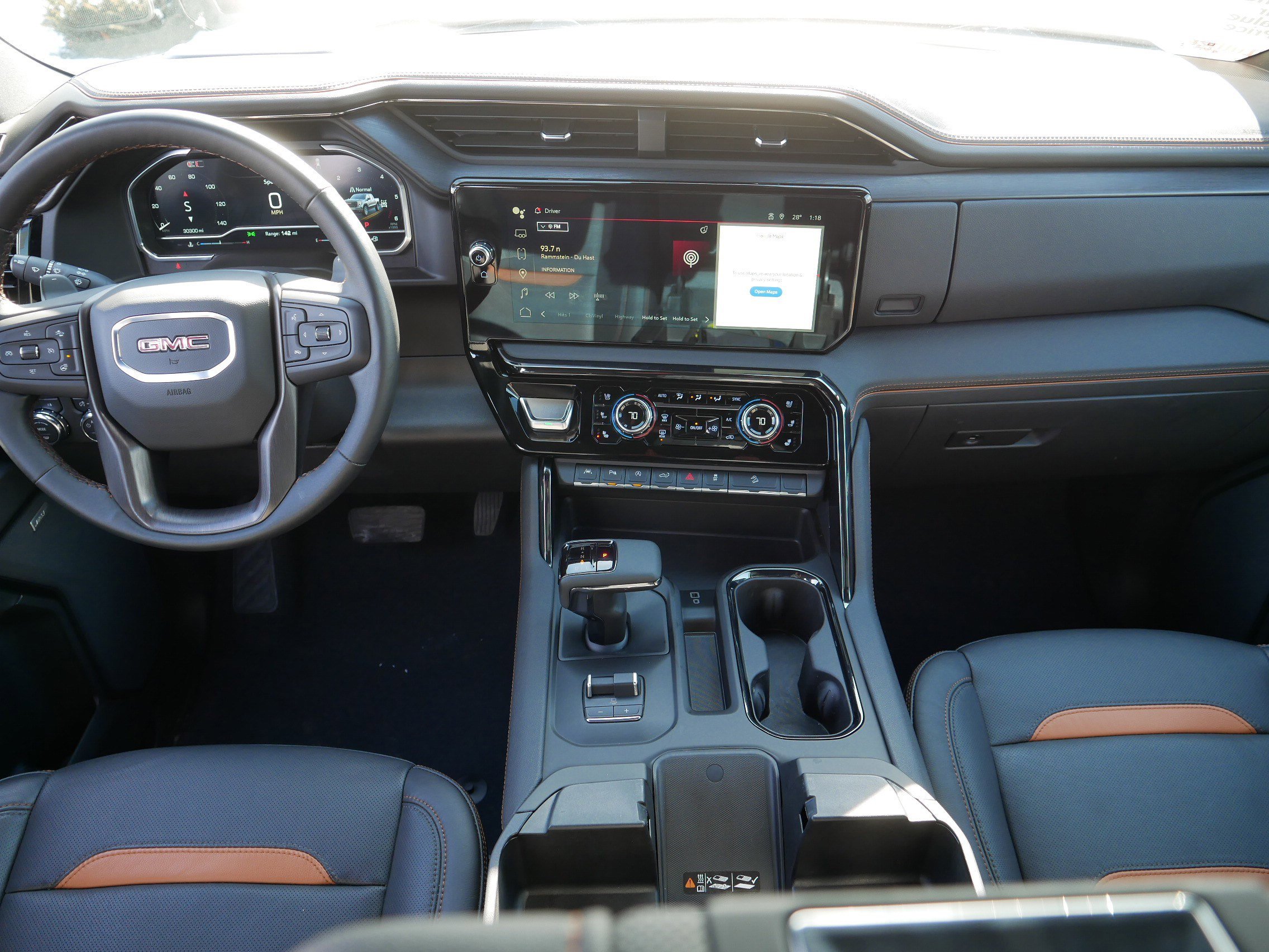 Certified 2024 GMC Sierra 1500 AT4 w/ Technology Package image 10