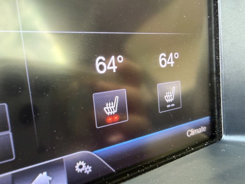 Used 2013 Ford Edge Limited FWD image 27