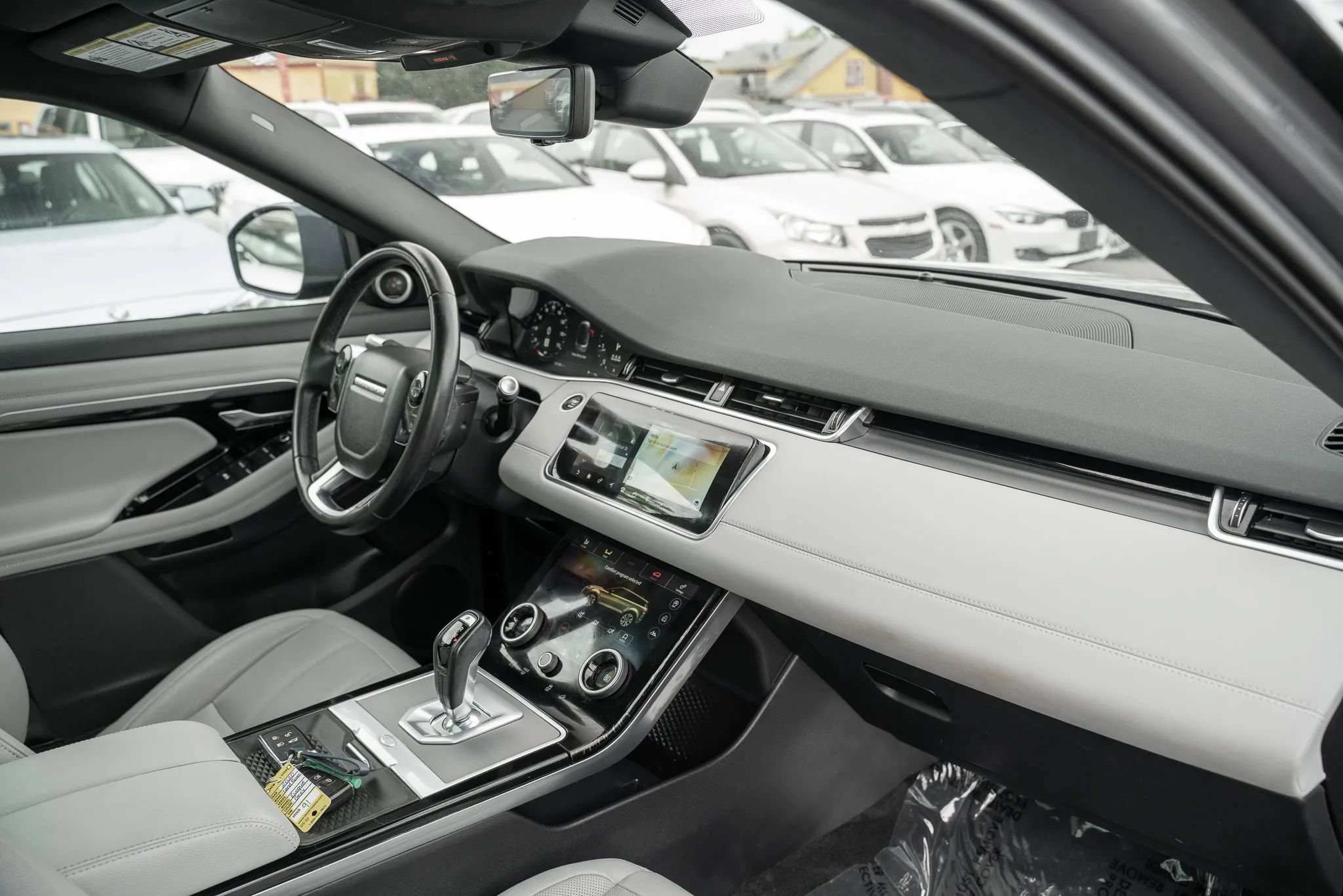 Used 2020 Land Rover Range Rover Evoque SE AWD/4WD image 13