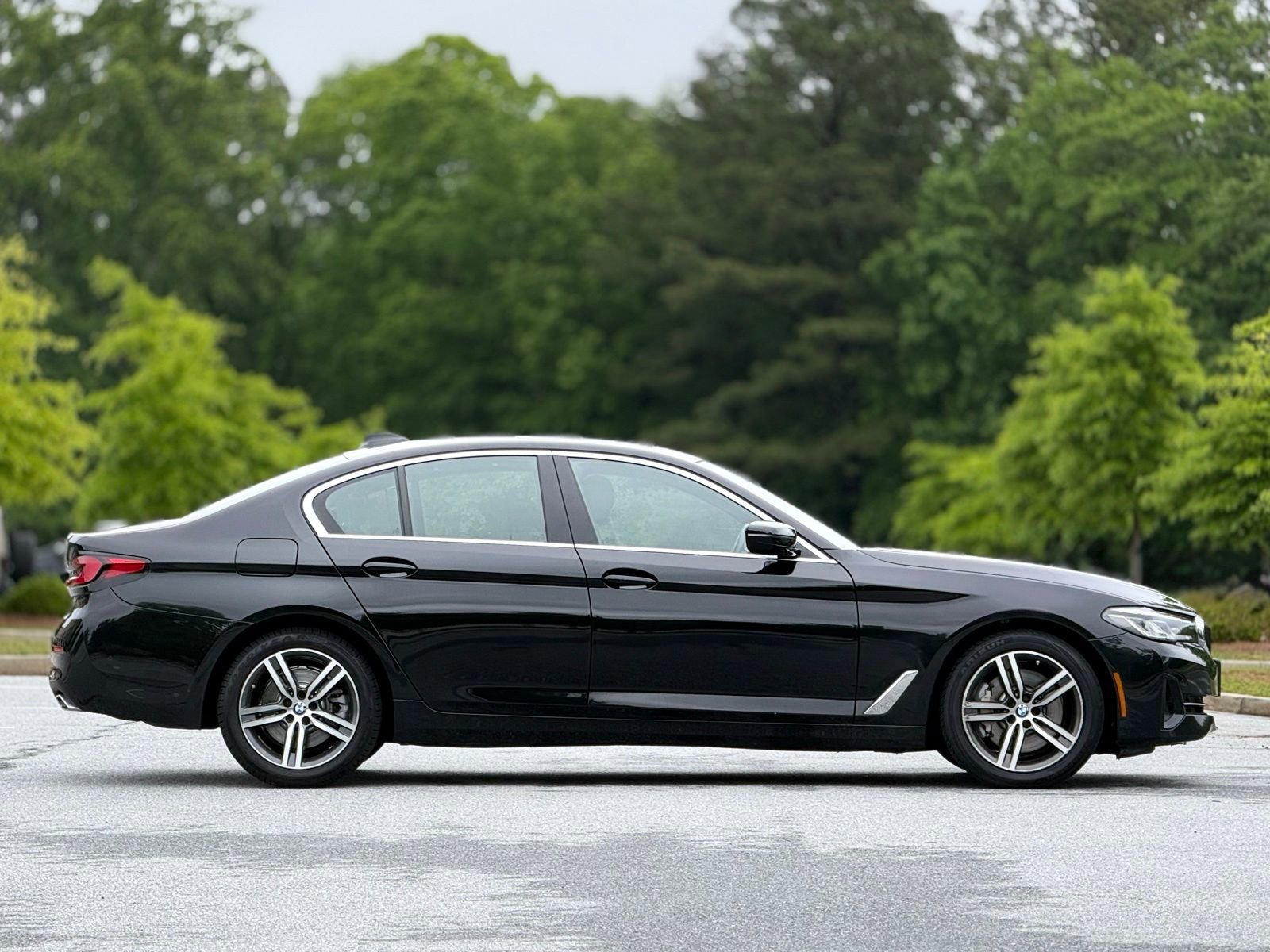 Used 2022 BMW 530i w/ M Sport Package RWD image 12