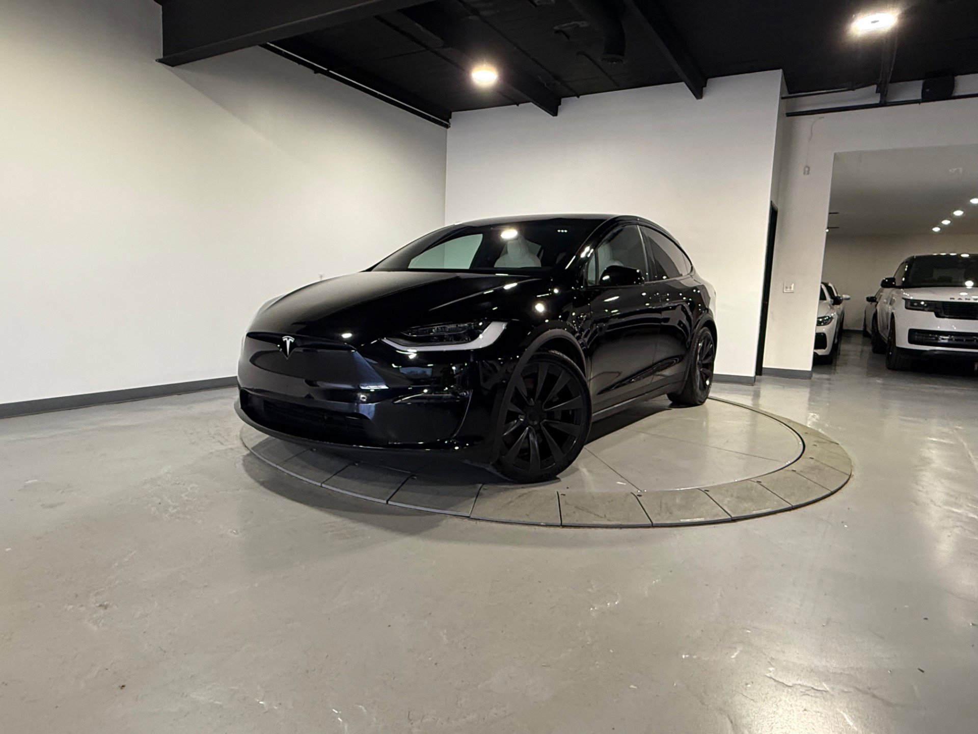 Used 2022 Tesla Model X Plaid image 7