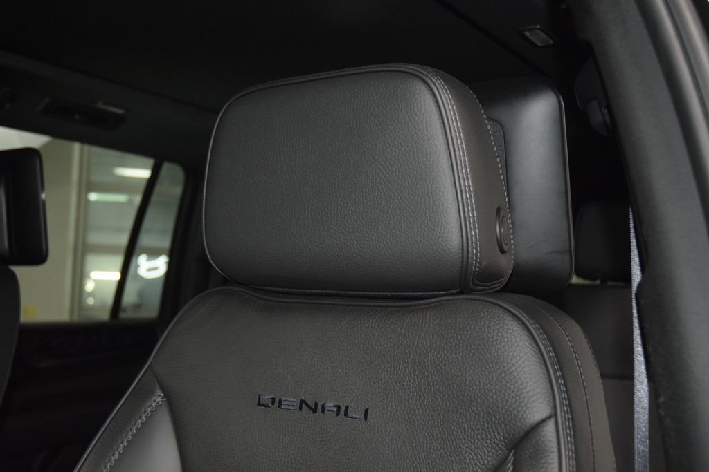 Used 2024 GMC Yukon XL Denali w/ Advanced Technology Package AWD/4WD image 43