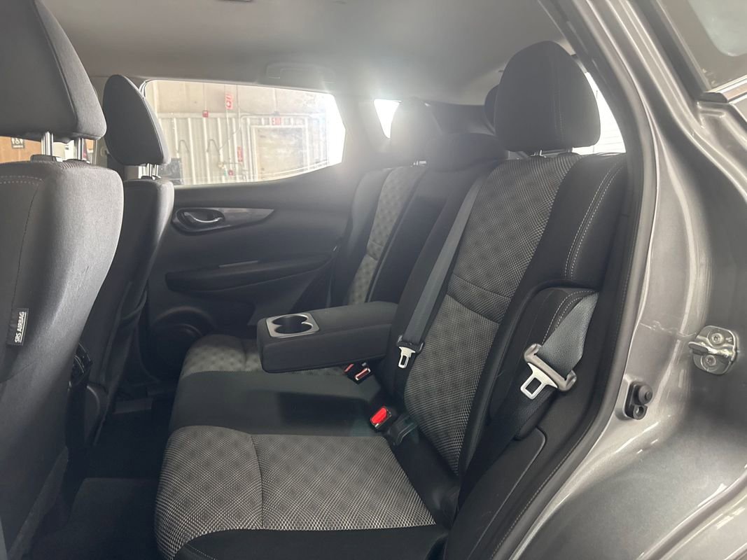 Used 2020 Nissan Rogue Sport SV AWD/4WD image 17