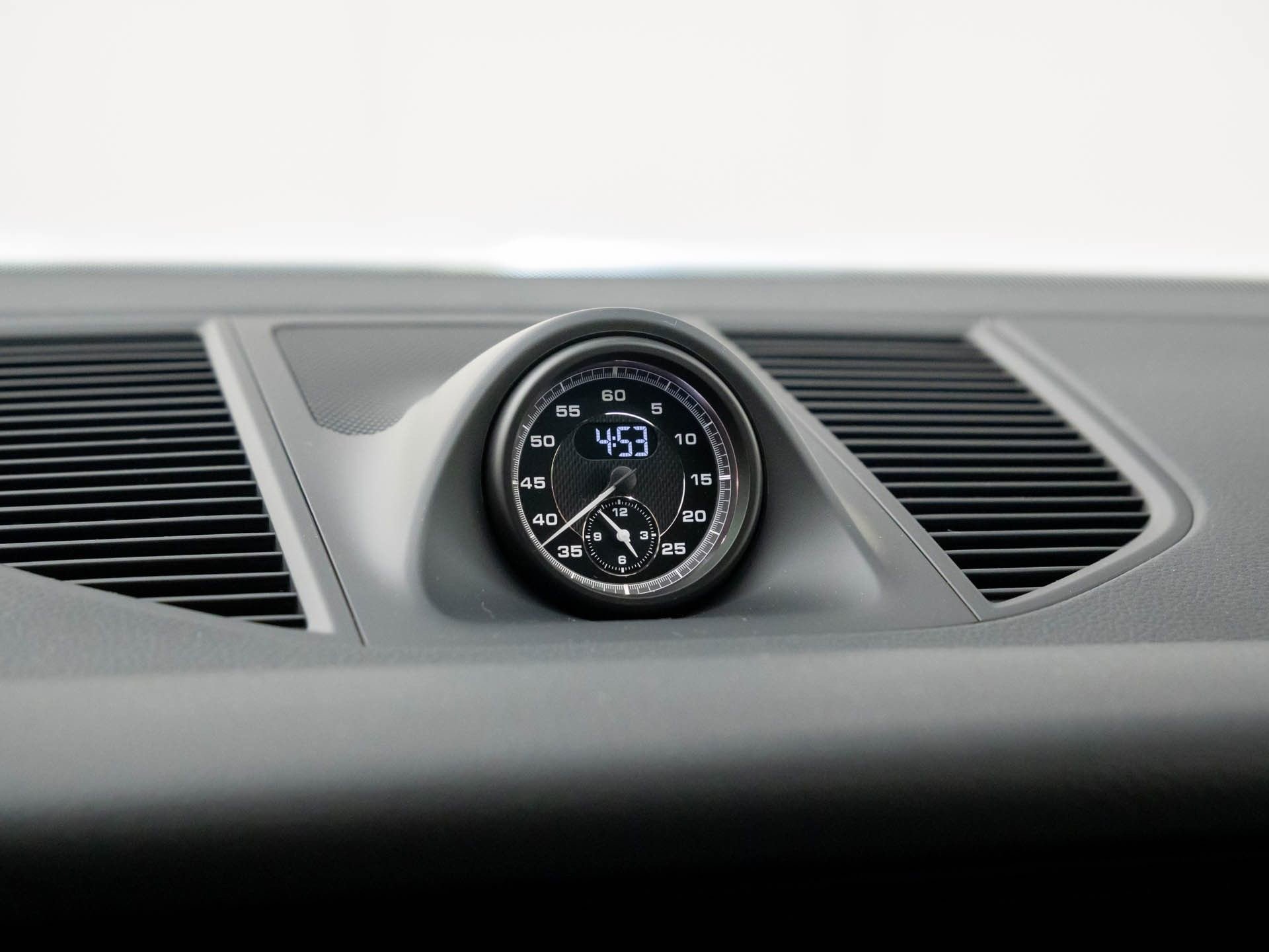 Certified 2026 Porsche Macan image 29