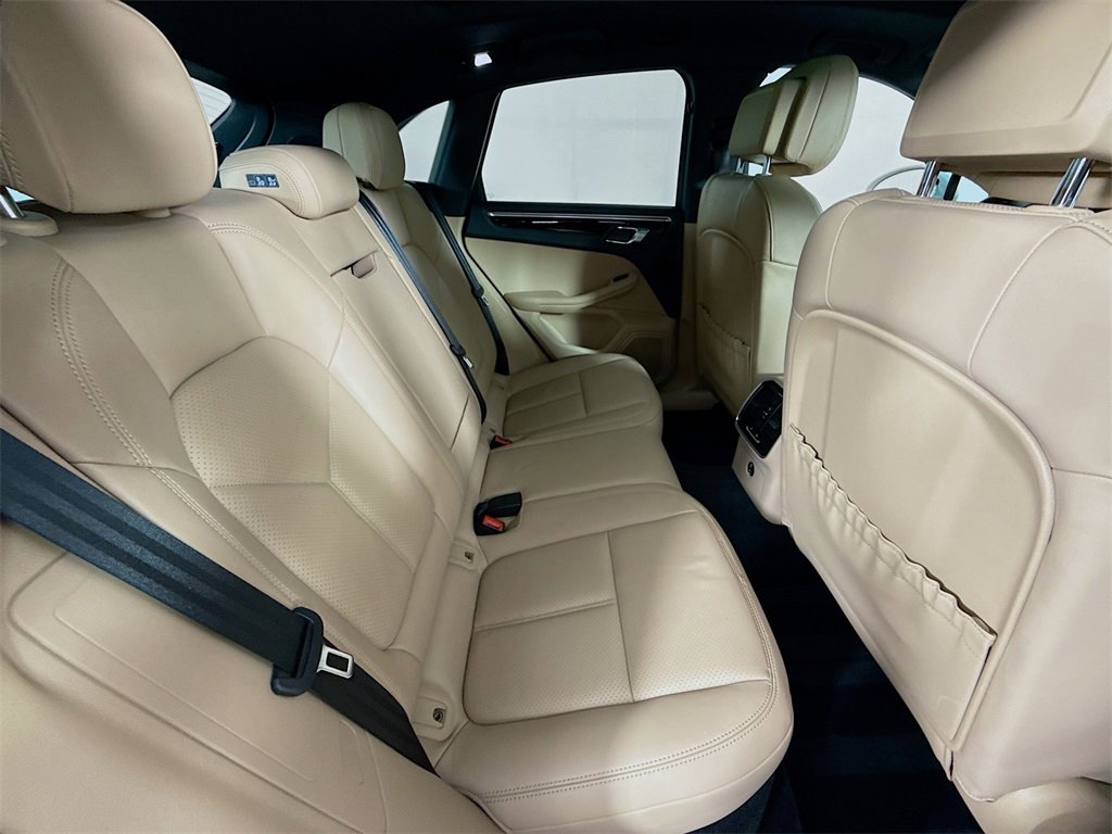 Used 2023 Porsche Macan image 28