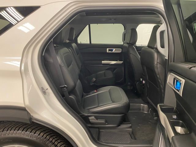 Used 2022 Ford Explorer Limited w/ Hybrid Equipment Group 310A AWD/4WD image 29