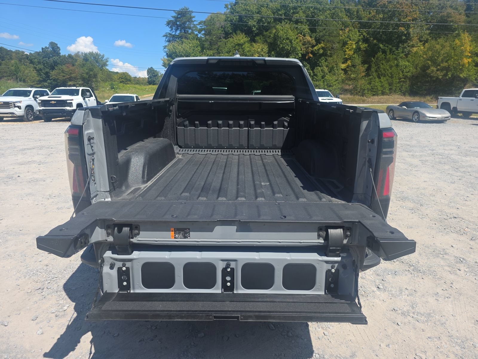 Used 2024 GMC Sierra EV Denali AWD/4WD image 26