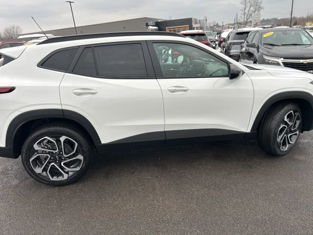 New 2026 Chevrolet Trax RS w/ Sunroof Package image 8