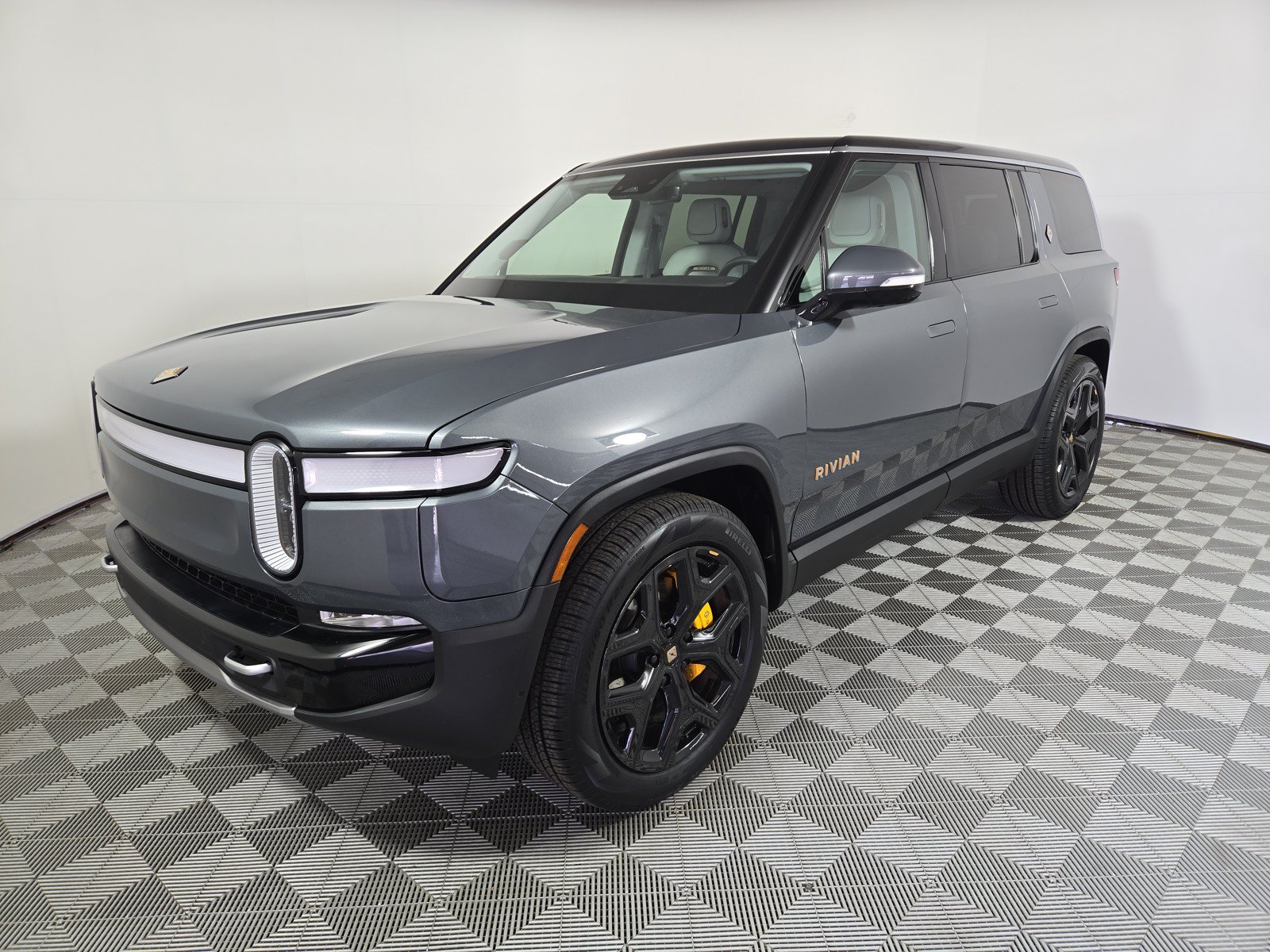 Used 2024 Rivian R1S Adventure