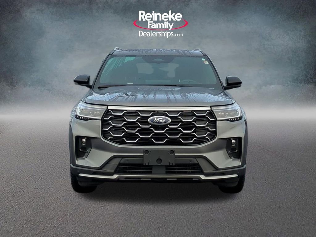 Used 2025 Ford Explorer Platinum AWD/4WD image 2