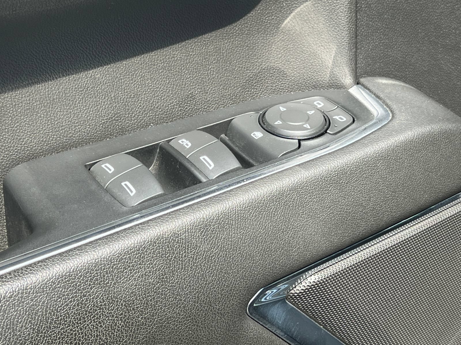 Certified 2024 Chevrolet Silverado 1500 LT AWD/4WD image 19