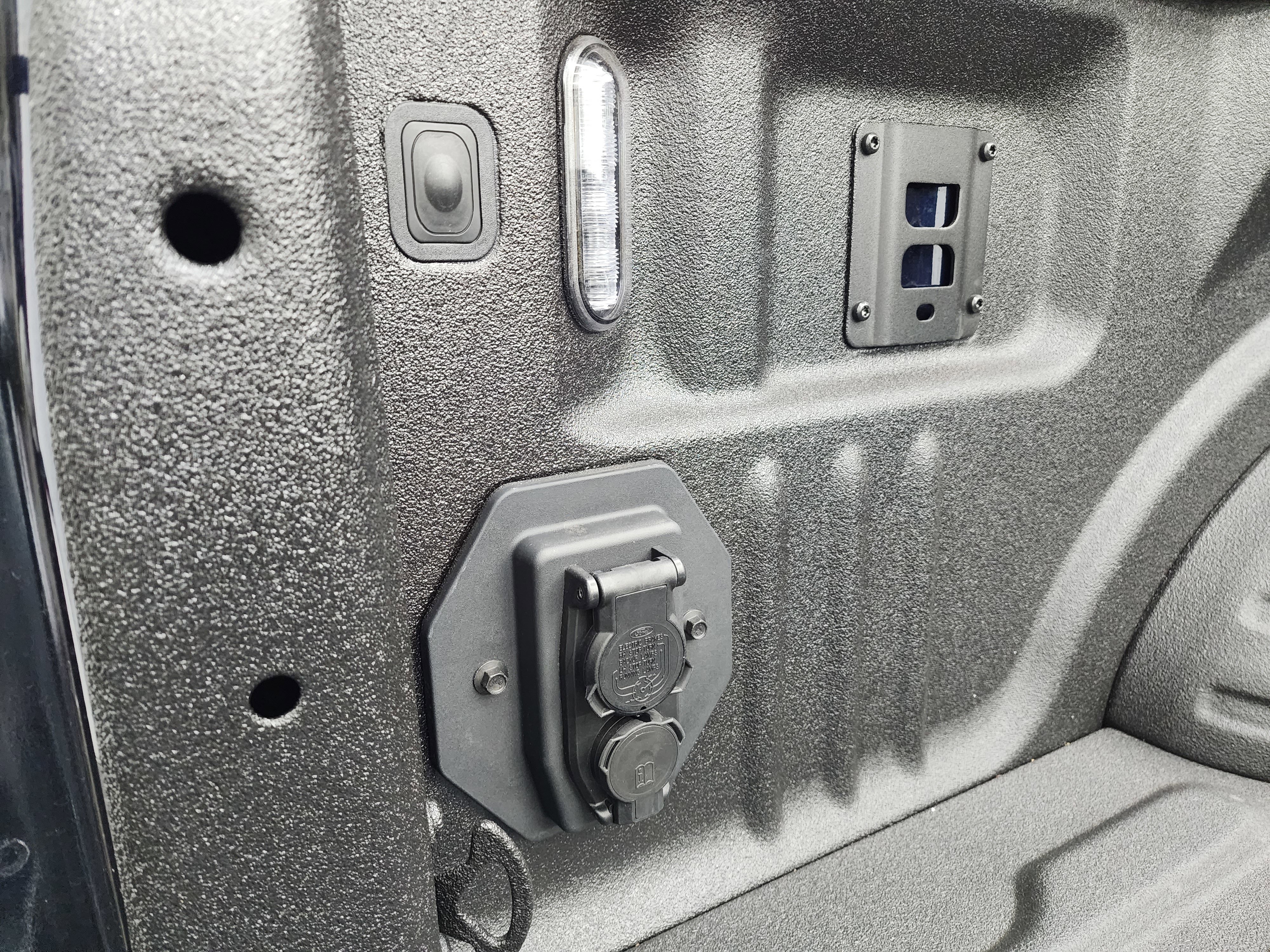 Used 2025 Ford F250 XLT w/ Black Appearance Package image 31