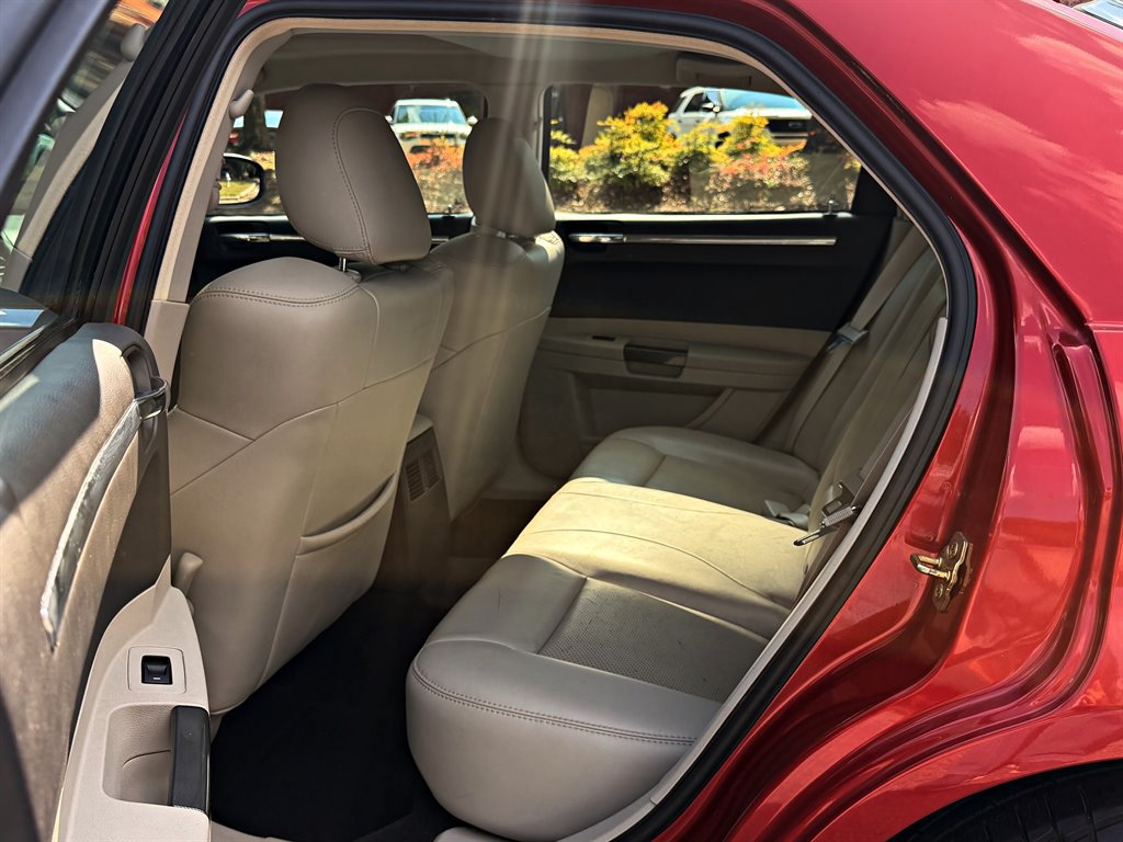 Used 2006 Chrysler 300 C RWD image 10
