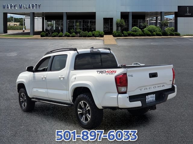 Used 2017 Toyota Tacoma TRD Sport AWD/4WD image 3