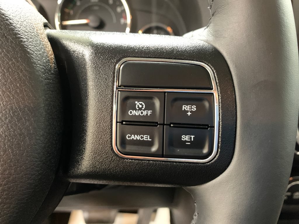 Used 2015 Jeep Wrangler Unlimited Sahara w/ Connectivity Group AWD/4WD image 22