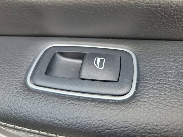 Used 2022 RAM 1500 Laramie image 12