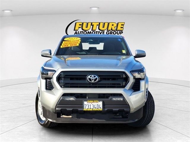 Used 2025 Toyota Tacoma SR5 image 2