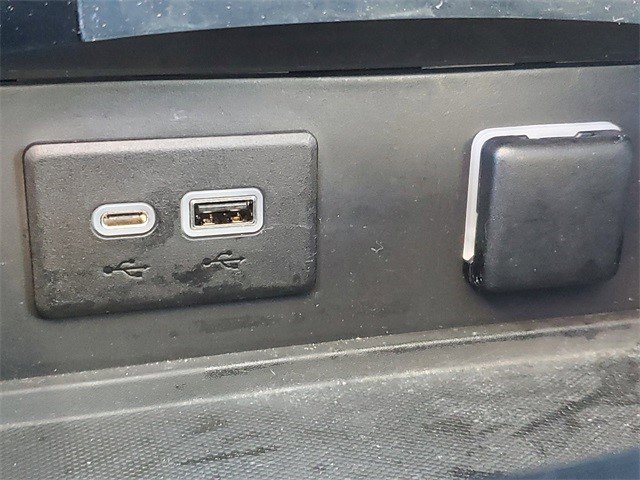 Certified 2021 Buick Envision Essence w/ Sport Touring Package image 29