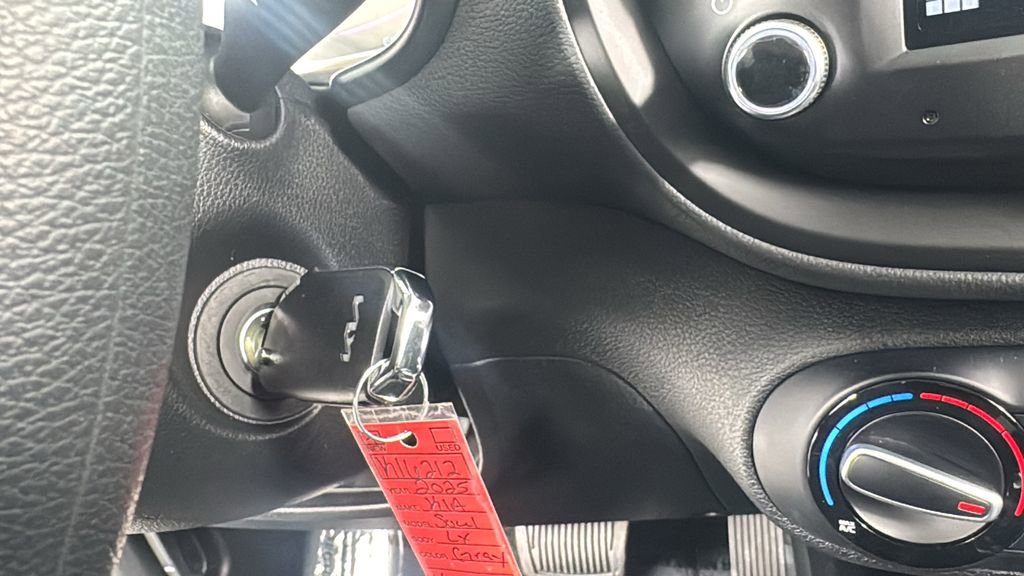 New 2025 Kia Soul LX image 23
