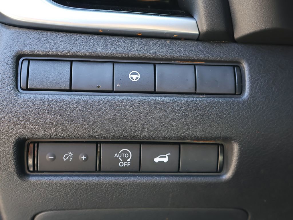 Used 2023 Nissan Rogue SL FWD image 38