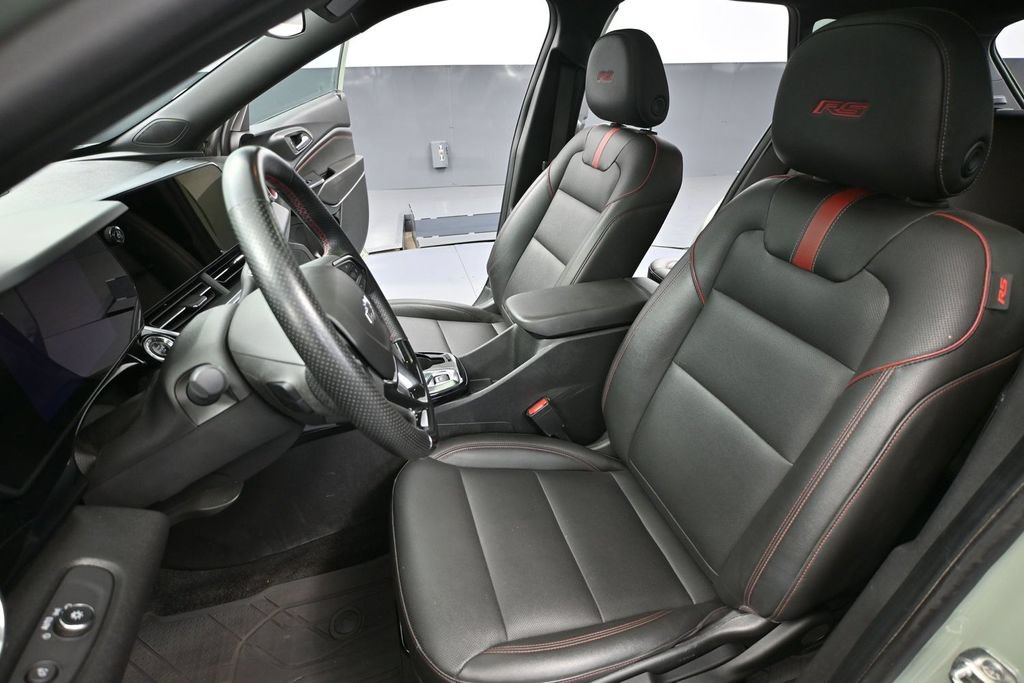 Used 2024 Chevrolet Trax RS w/ Sunroof Package FWD image 18