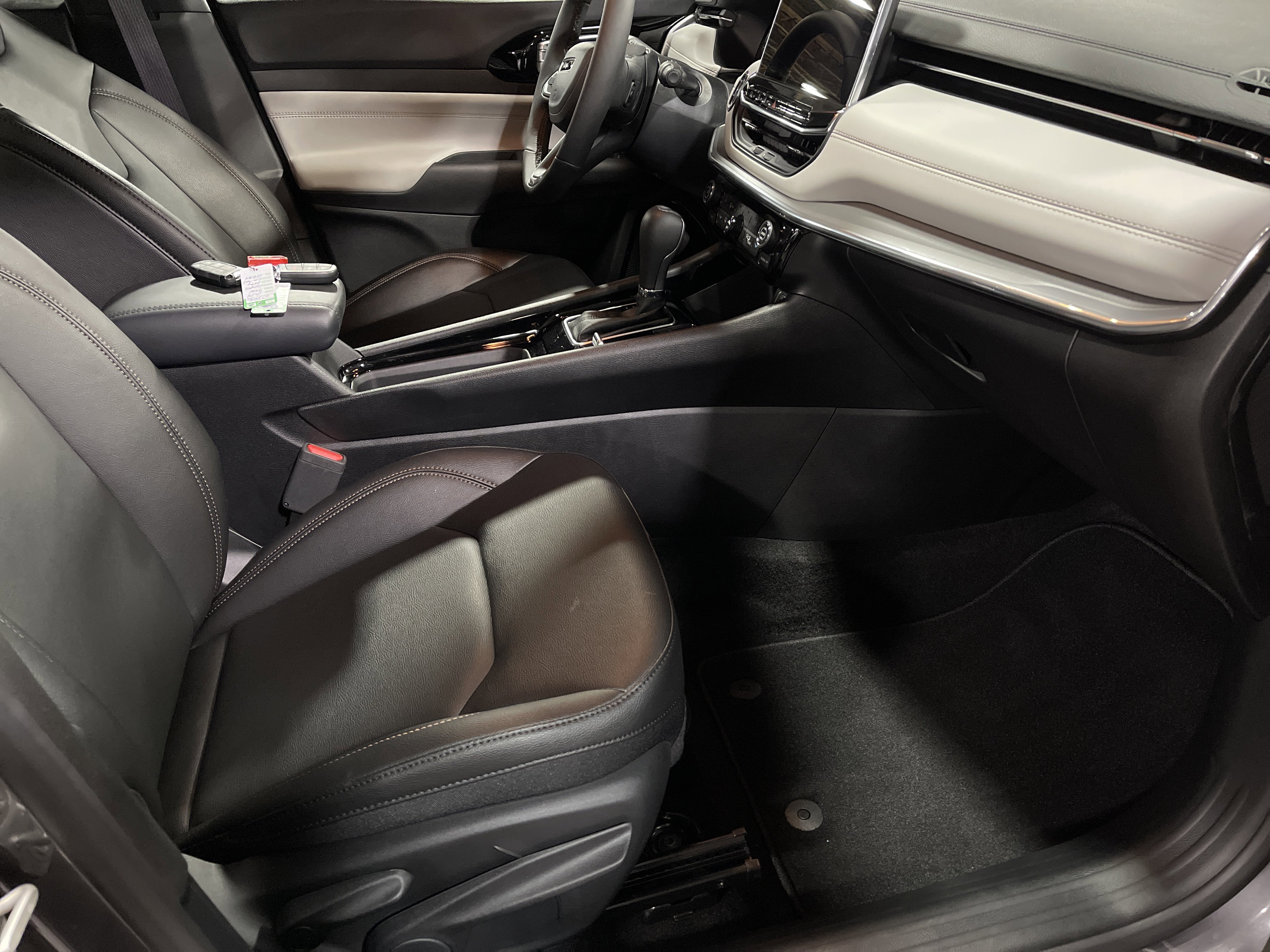 Used 2024 Jeep Compass Limited image 13