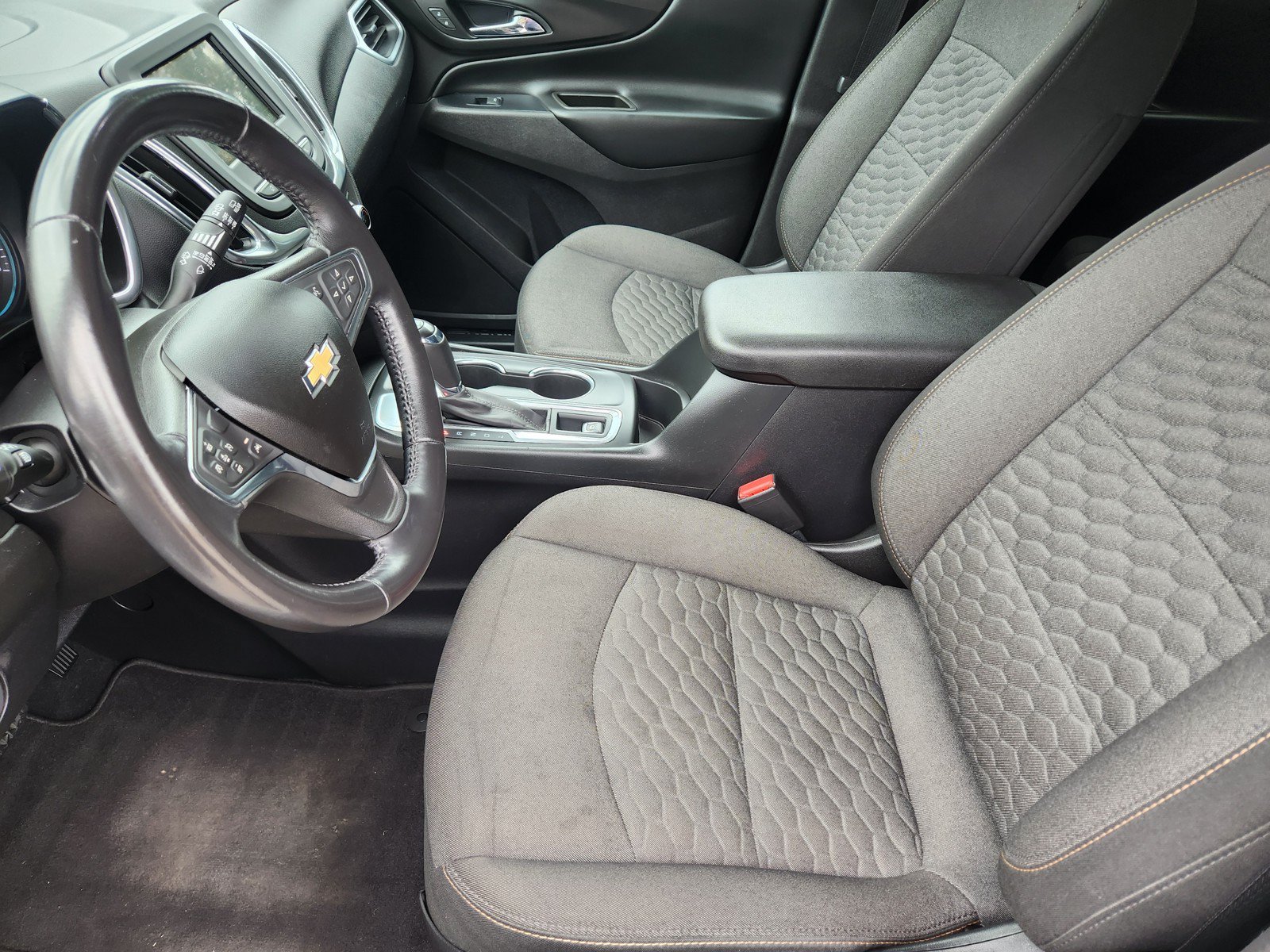 Used 2019 Chevrolet Equinox LT w/ Driver Convenience Package FWD image 10