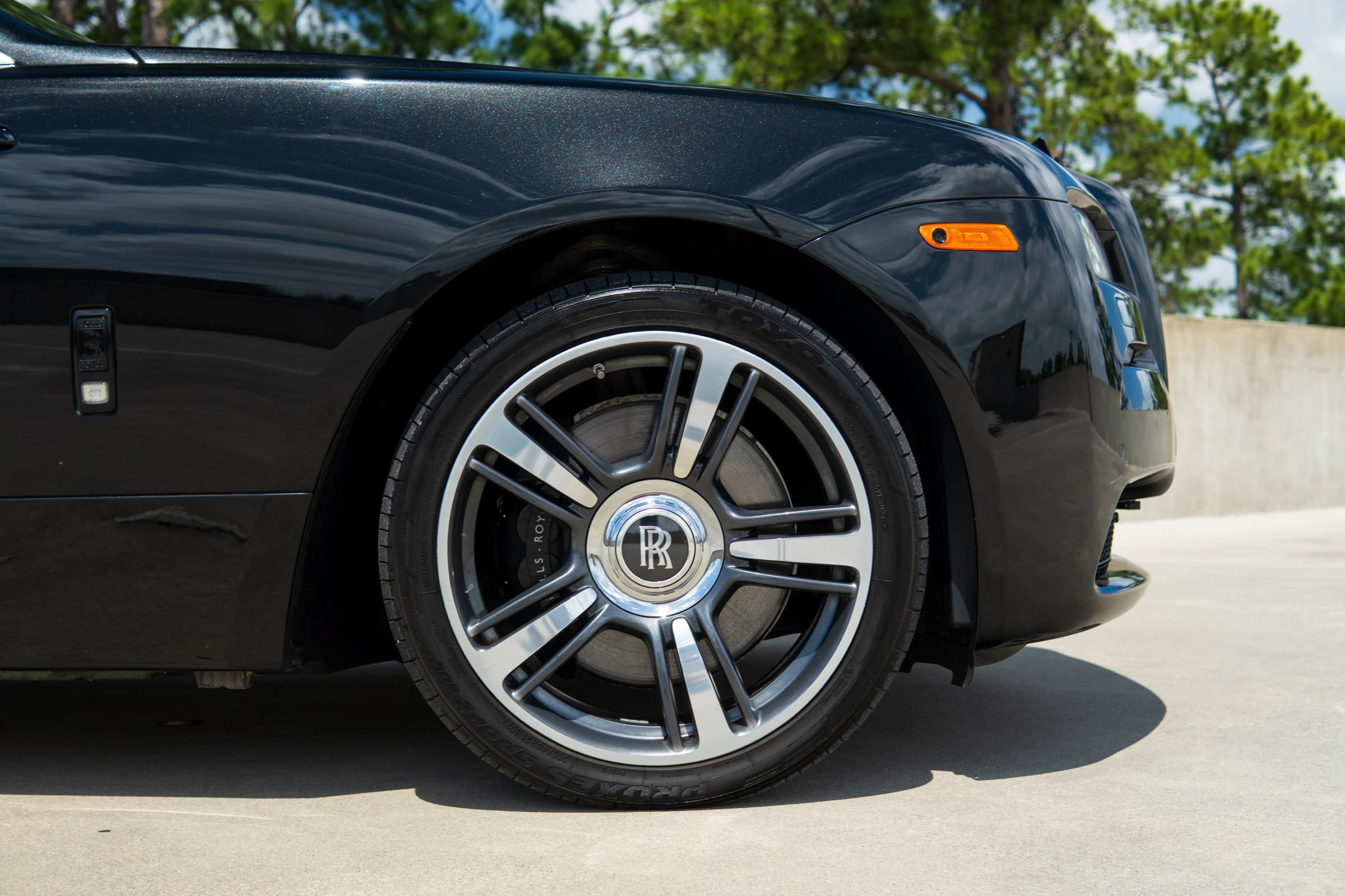 Used 2016 Rolls-Royce Wraith RWD image 18