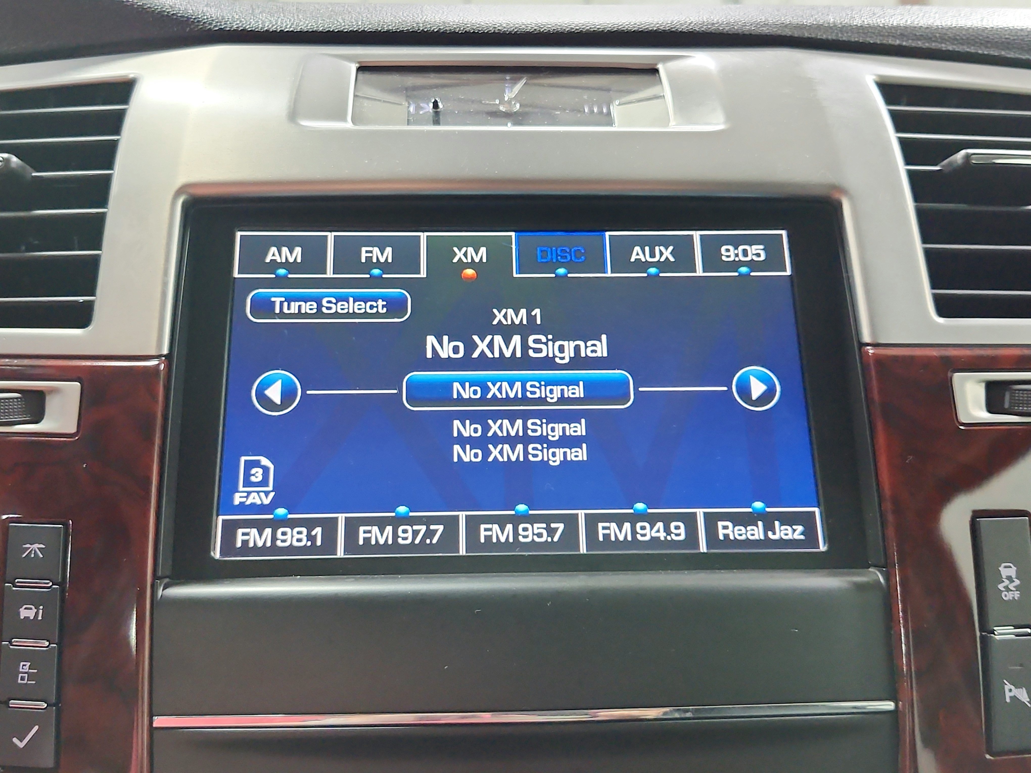 Used 2014 Cadillac Escalade Premium RWD image 27