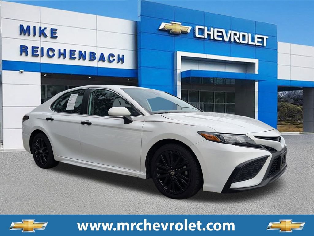 Used 2024 Toyota Camry SE