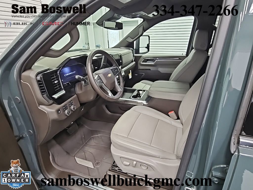 Used 2025 Chevrolet Silverado 2500 LTZ w/ LTZ Convenience Package image 10